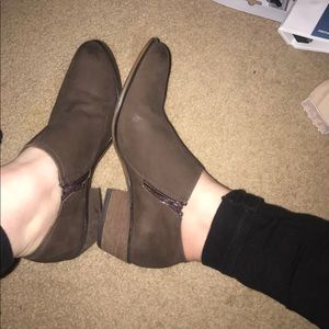 STEVE MADDEN ankle booties